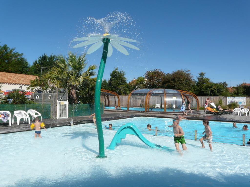 Camping Le Village De La Mer Les Moutiers Kültér fotó